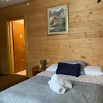 Goscinne Przy Drodze ゲストハウス ビャウカ