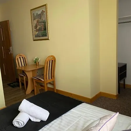 Goscinne Przy Drodze Penzion 3*